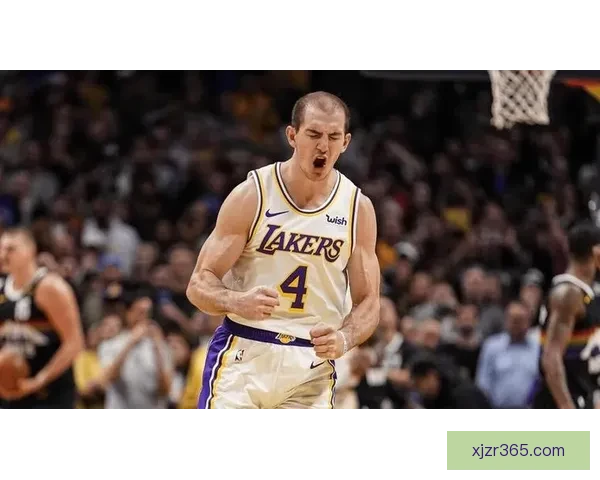 卡鲁索抢水壶失败哈特机智躲闪反而泼水前队友全程笑翻